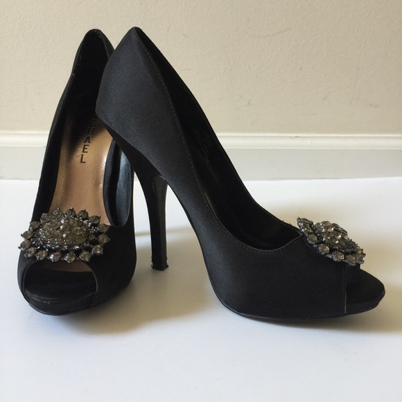 Vintage Michael Antonio Black Heels - Picture 3 of 5